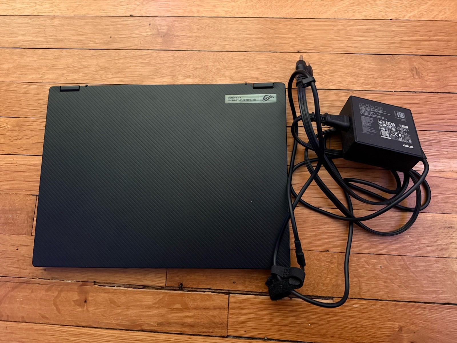 ASUS Rog Flow X13 13.4″ 120Hz, AMD Ryzen 9, 16GB RAM, 1TB, RTX 3050 TI(GV301QH))