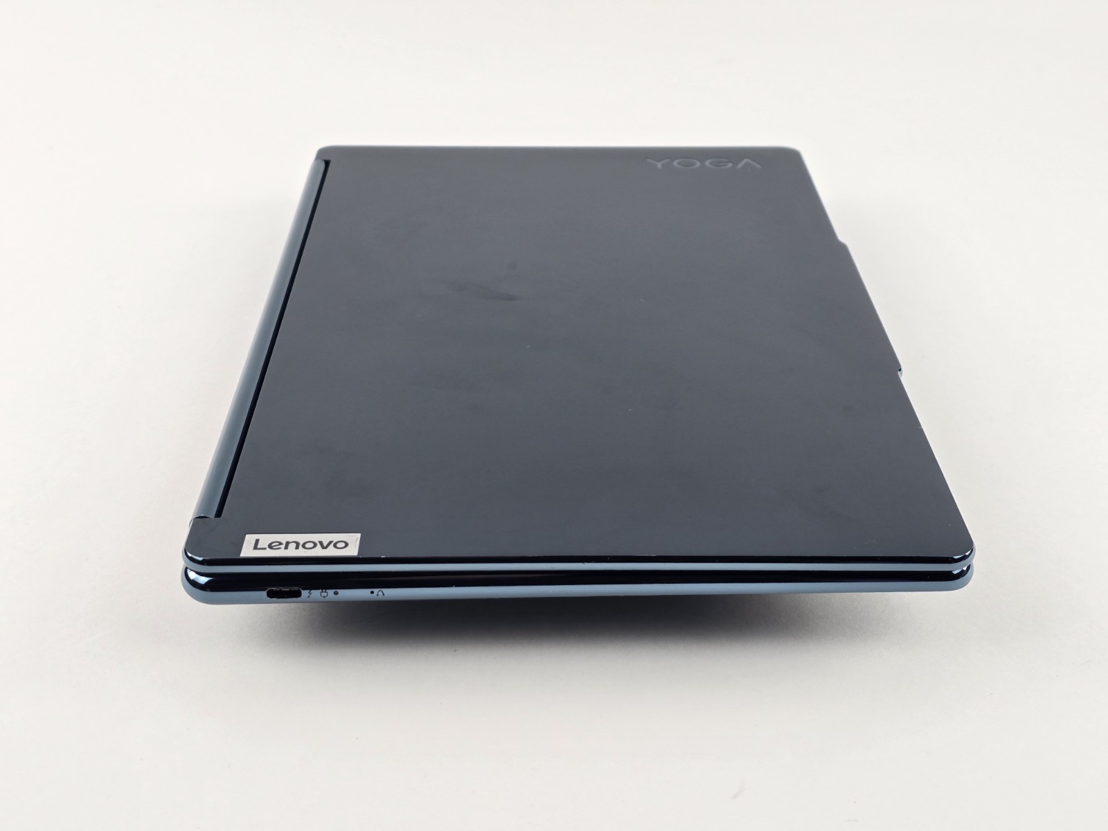 Lenovo Yoga Book 9i Dual 13.3″ 2.8K OLED Ultra 7 155U 16GB 1TB – Used READ