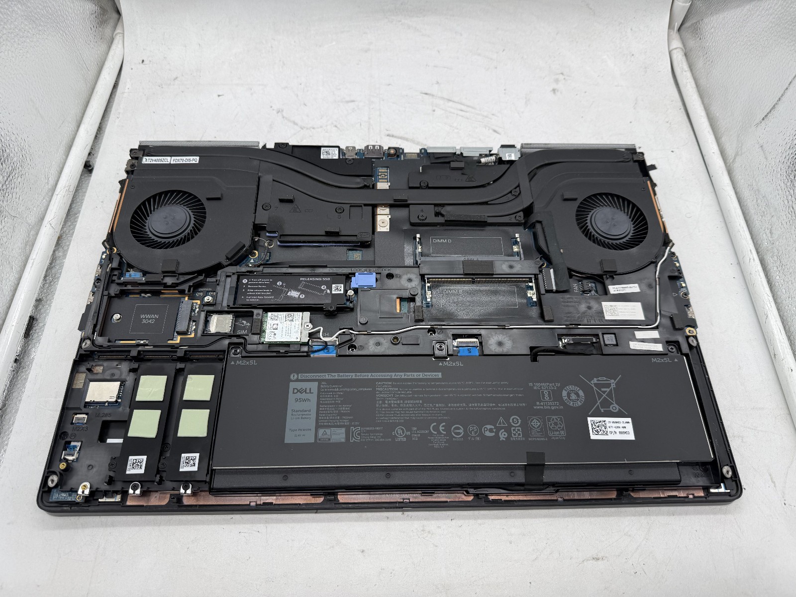 Dell Precision 7750 I7-10850H Nvidia Quadro T1000, No SSD Bios LOCK