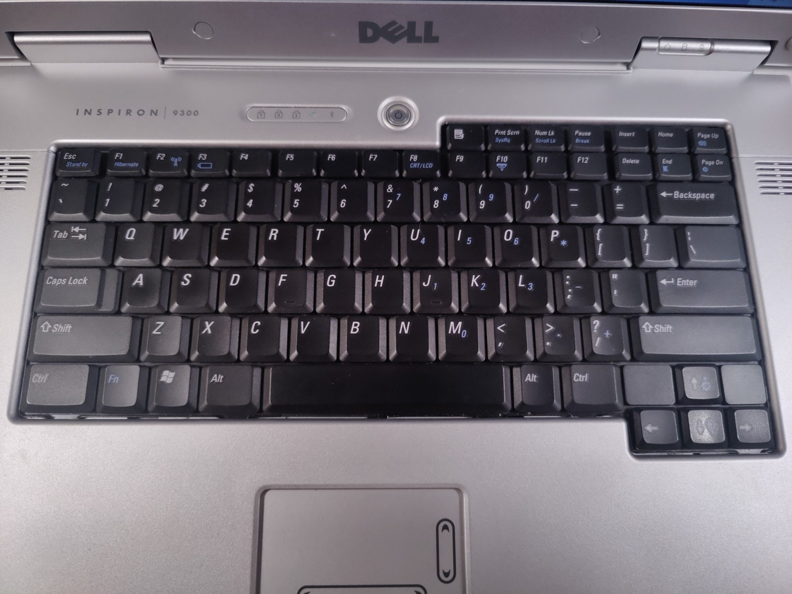 Dell Inspiron 9300 17″ Pentium M 740 ATI X300 1.25GB RAM 250GB HDD Read Desc.