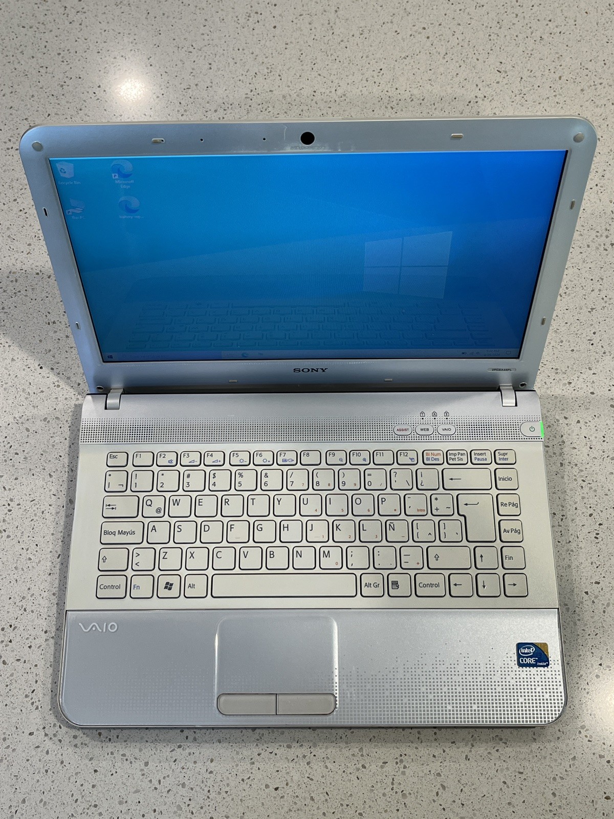Sony Vaio VPCEA45FL i3-M380 8GB RAM 120GB SSD Radeon HD 5000
