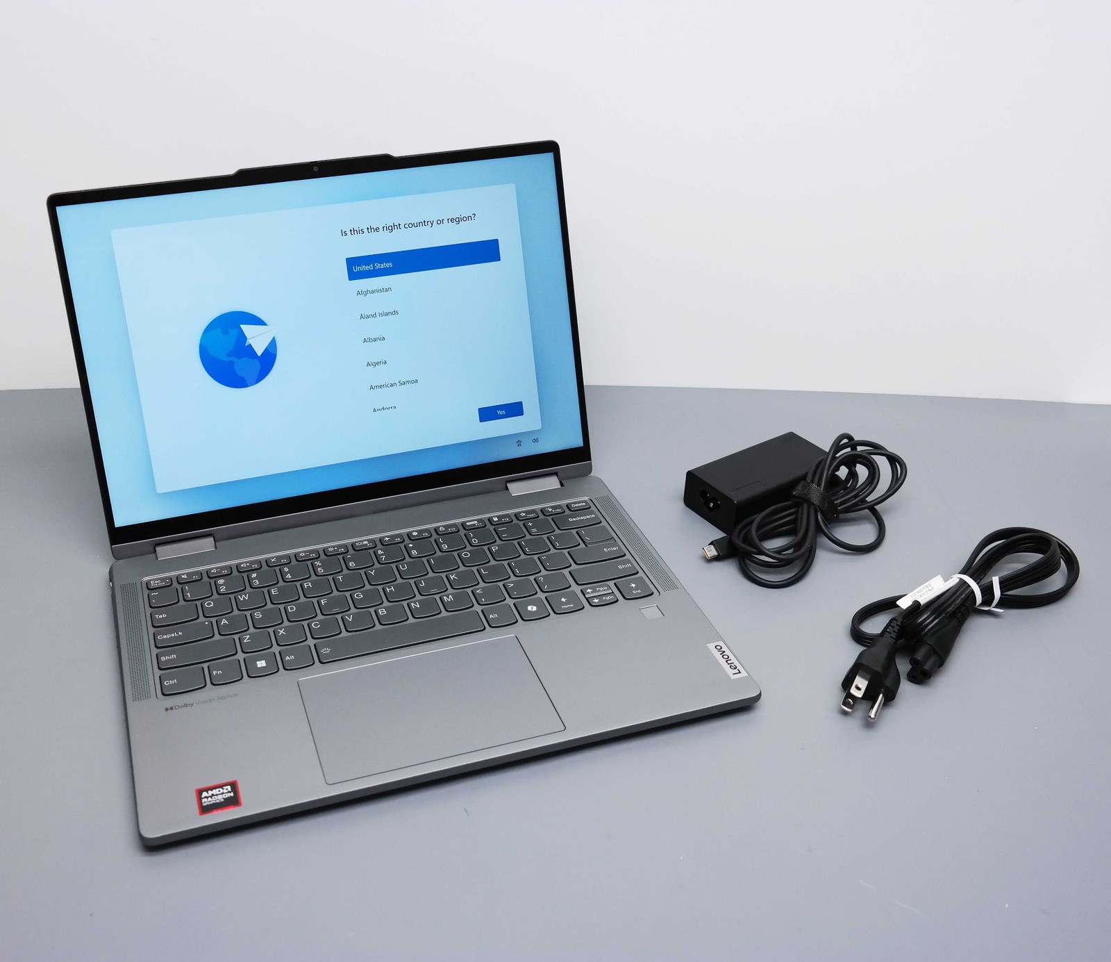 Lenovo Yoga 7 14″ AMD Ryzen 5 8640HS 8GB 512GB SSD