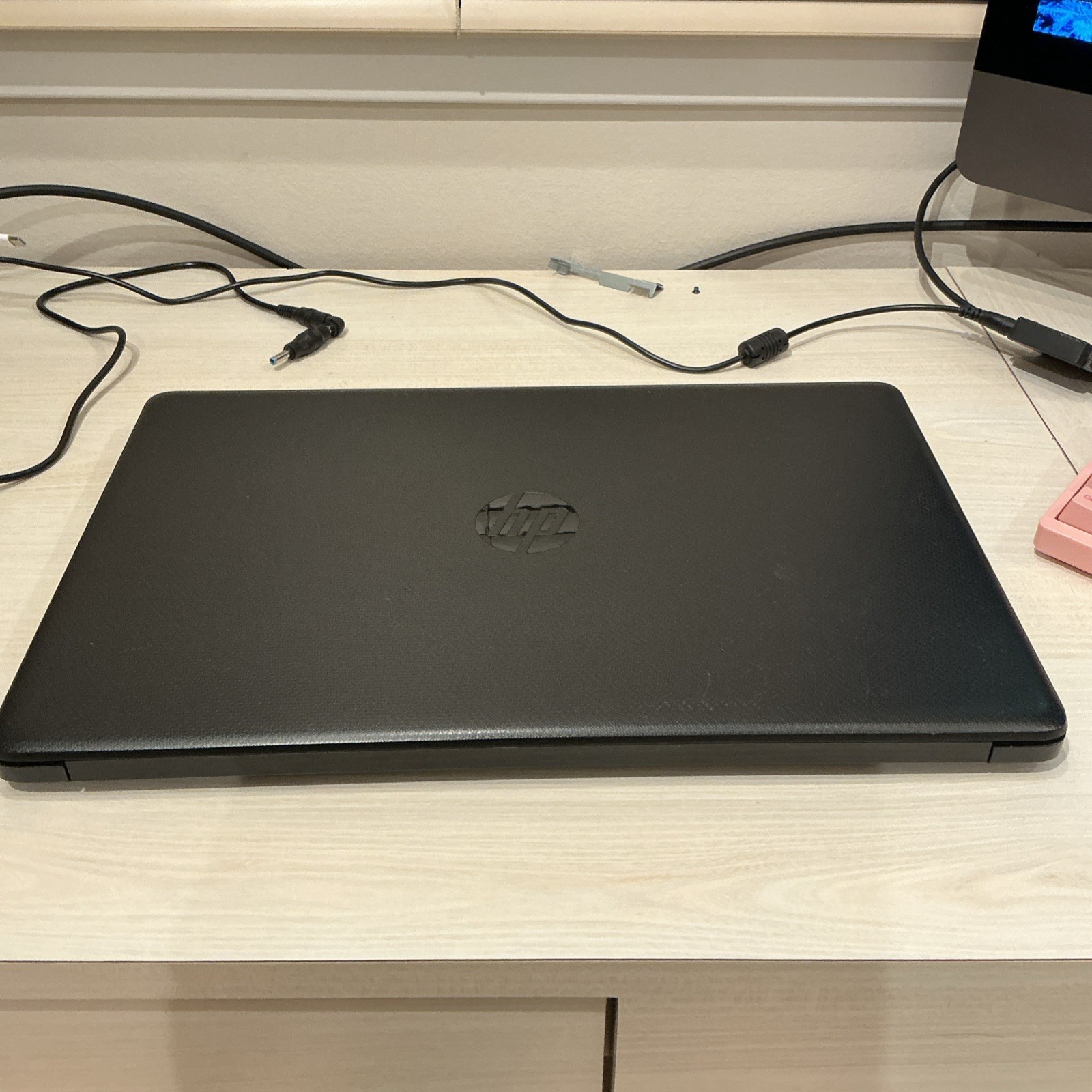HP Notebook 15-db0xxx 14″ AMD A4-9125 8G RAM 256GB SSD Radeon R3 – Windows 10