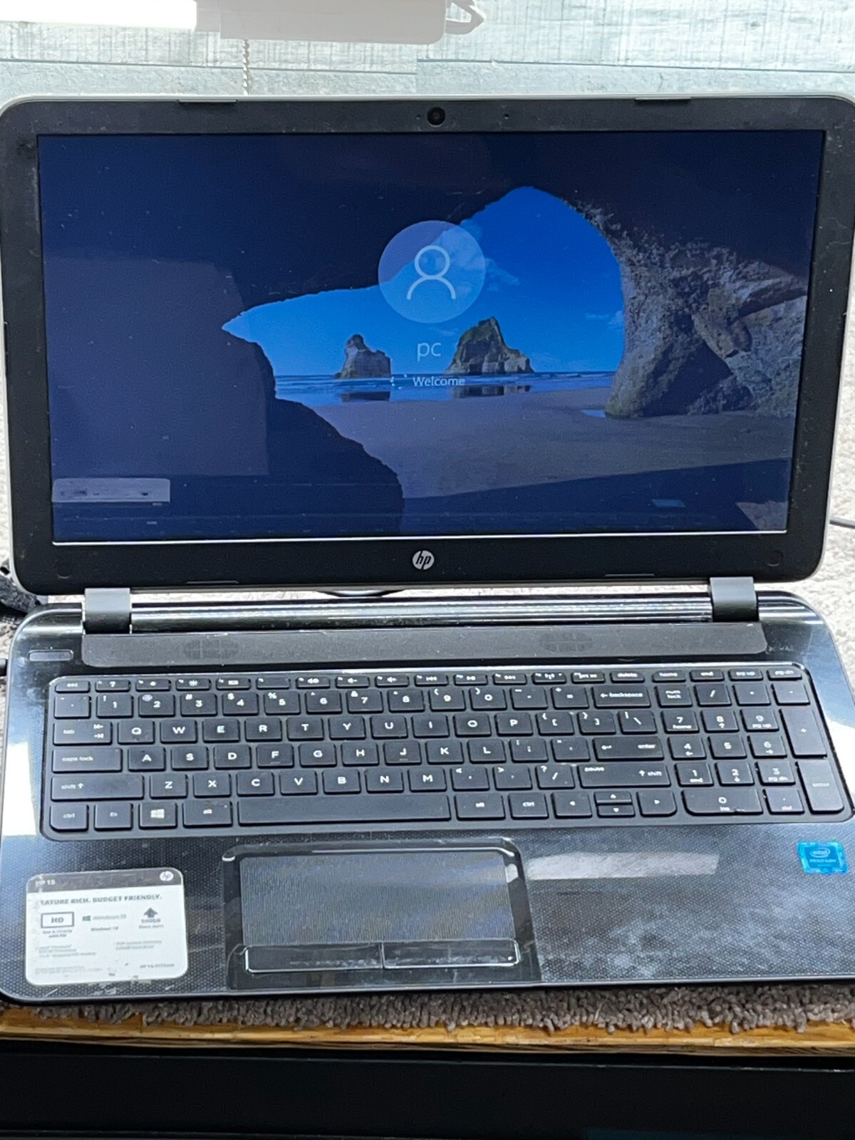 HP 15-F272WM Intel Pentium Laptop 4GB Ram 500GB Hard Drive USED 073744