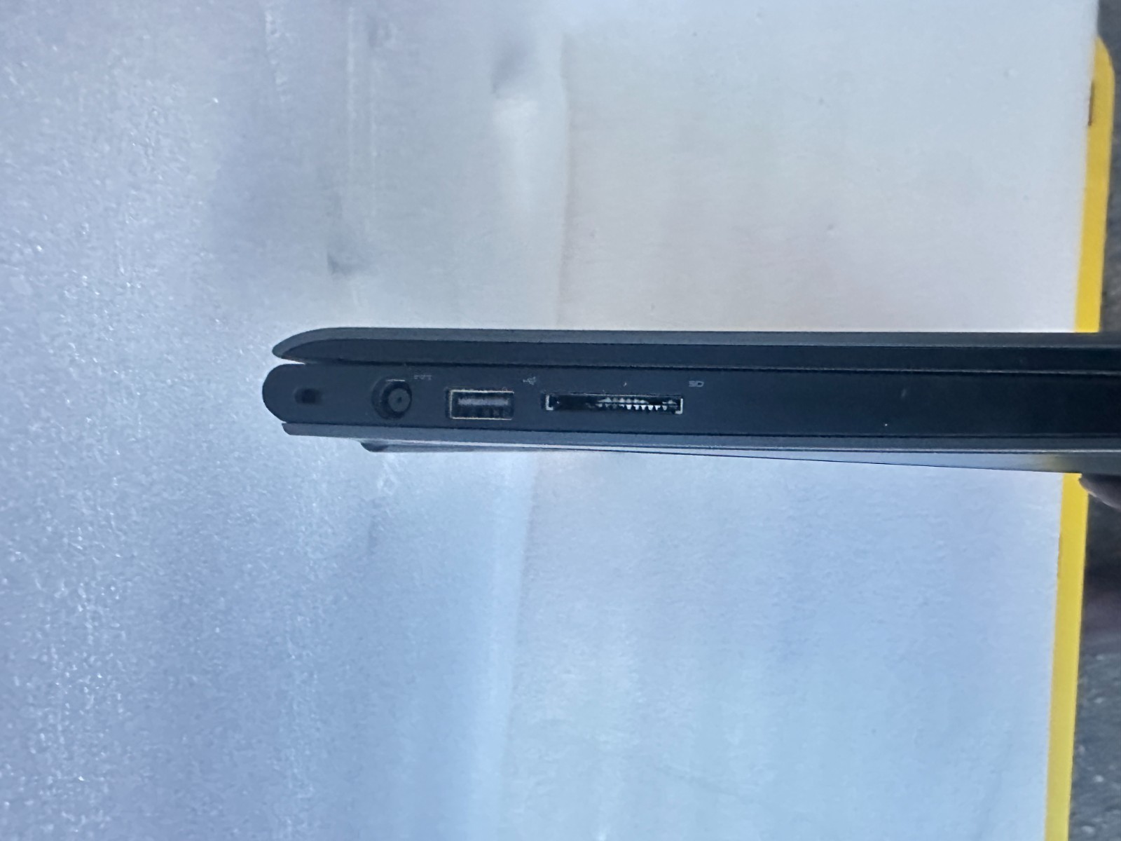 Dell Latitude 3550 15,6″ i3-5200U CPU @ 2,20 GHz 4 Go de RAM 500 Go HDD
