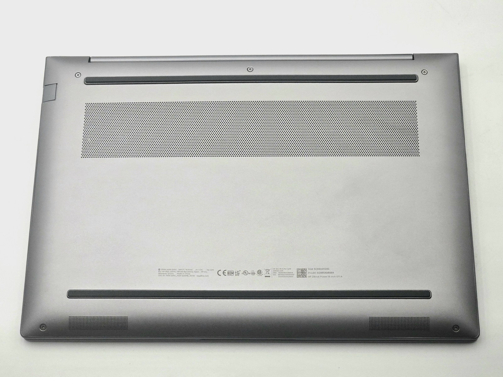 HP ZBook Power G11 Ryzen 7 PRO 8845HS RTX 2000 Ada 64GB 2TB Grade D