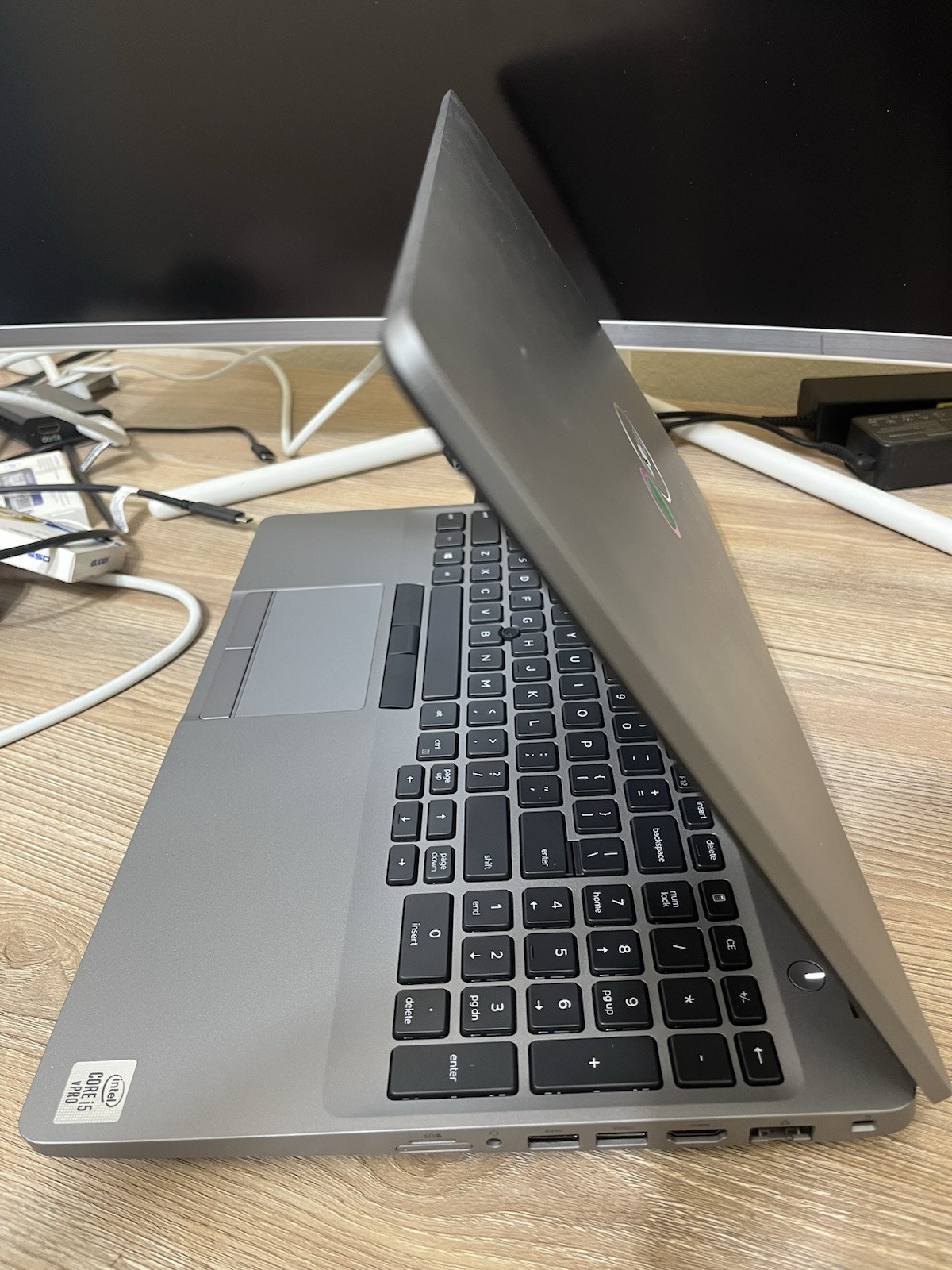 Dell Latitude 5511 15.6″ 2020 i5-10300H 16GB DDR4 256GB SSD Silver Win 10/11 pro