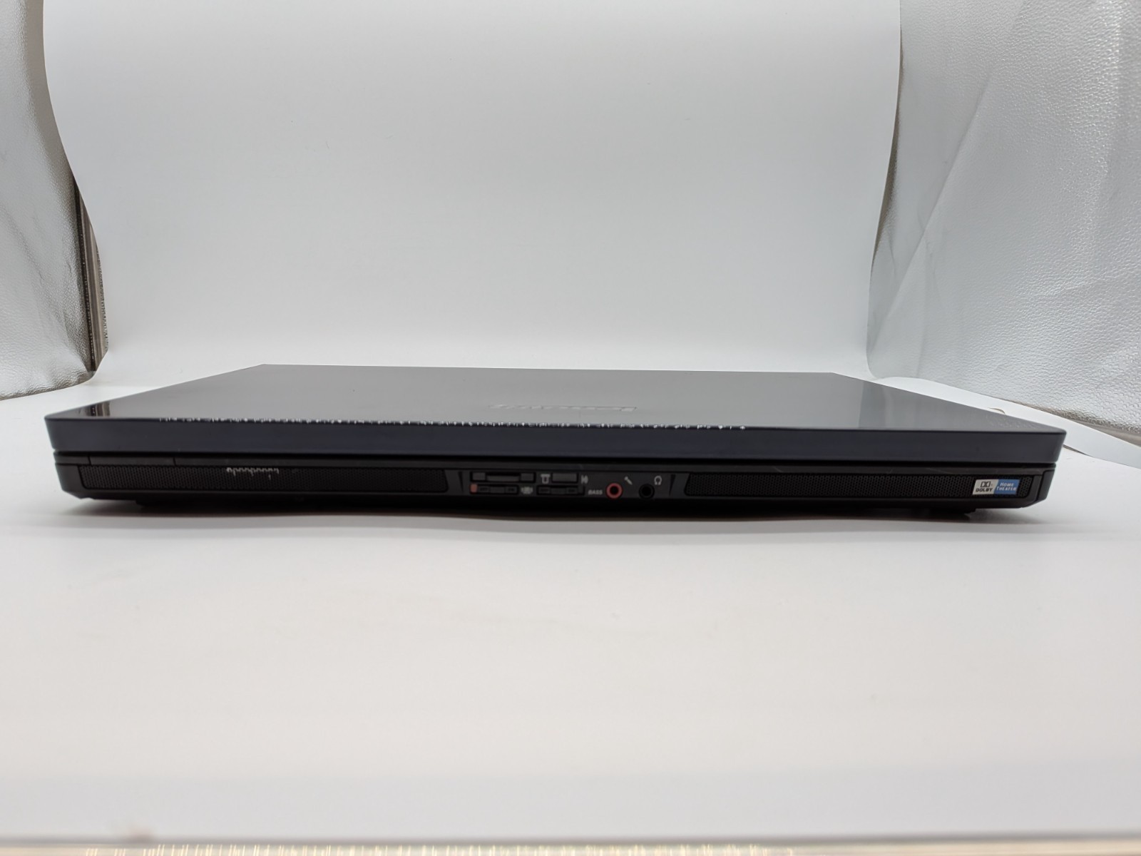 Lenovo Laptop IdeaPad Y710 15.4″ Intel Core Duo 2GB RAM Windows Vista
