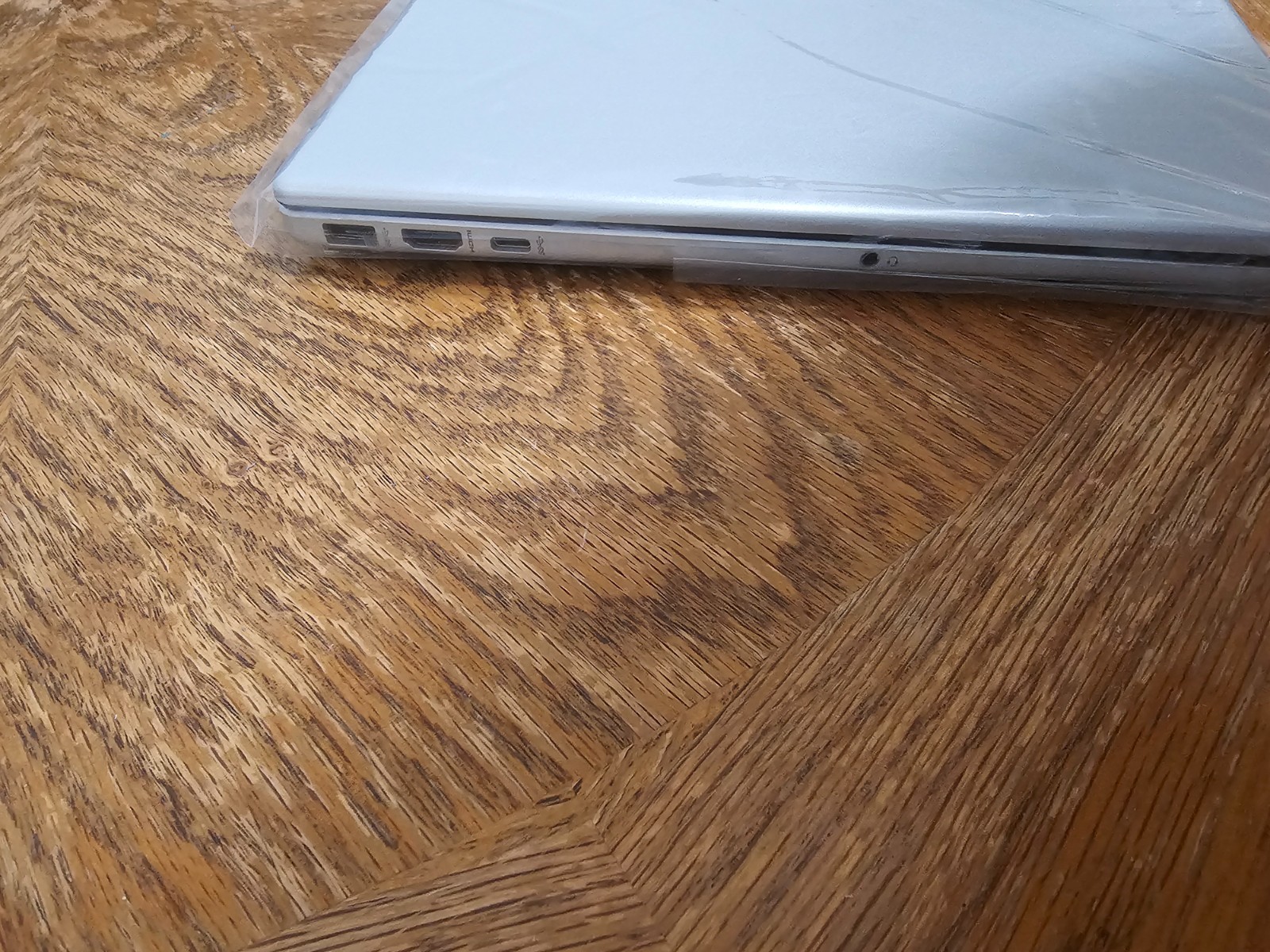 hp 15.6 silver, New never used, $600 retail, HDMI port, 2 USB C ports, 8gb Ram