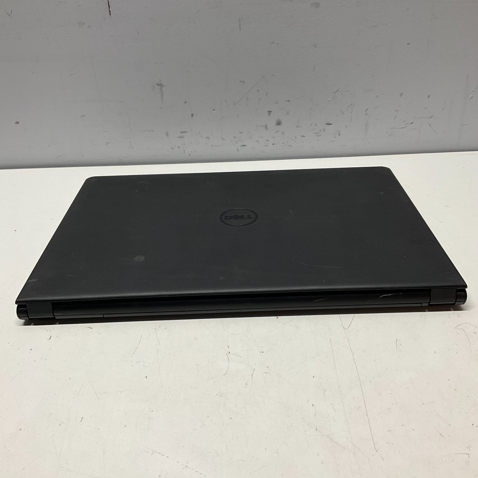 Dell Inspiron 15-3552: Pentium N3700 1.60GHz 4GB 100GB SSD Windows 10 Pro Laptop