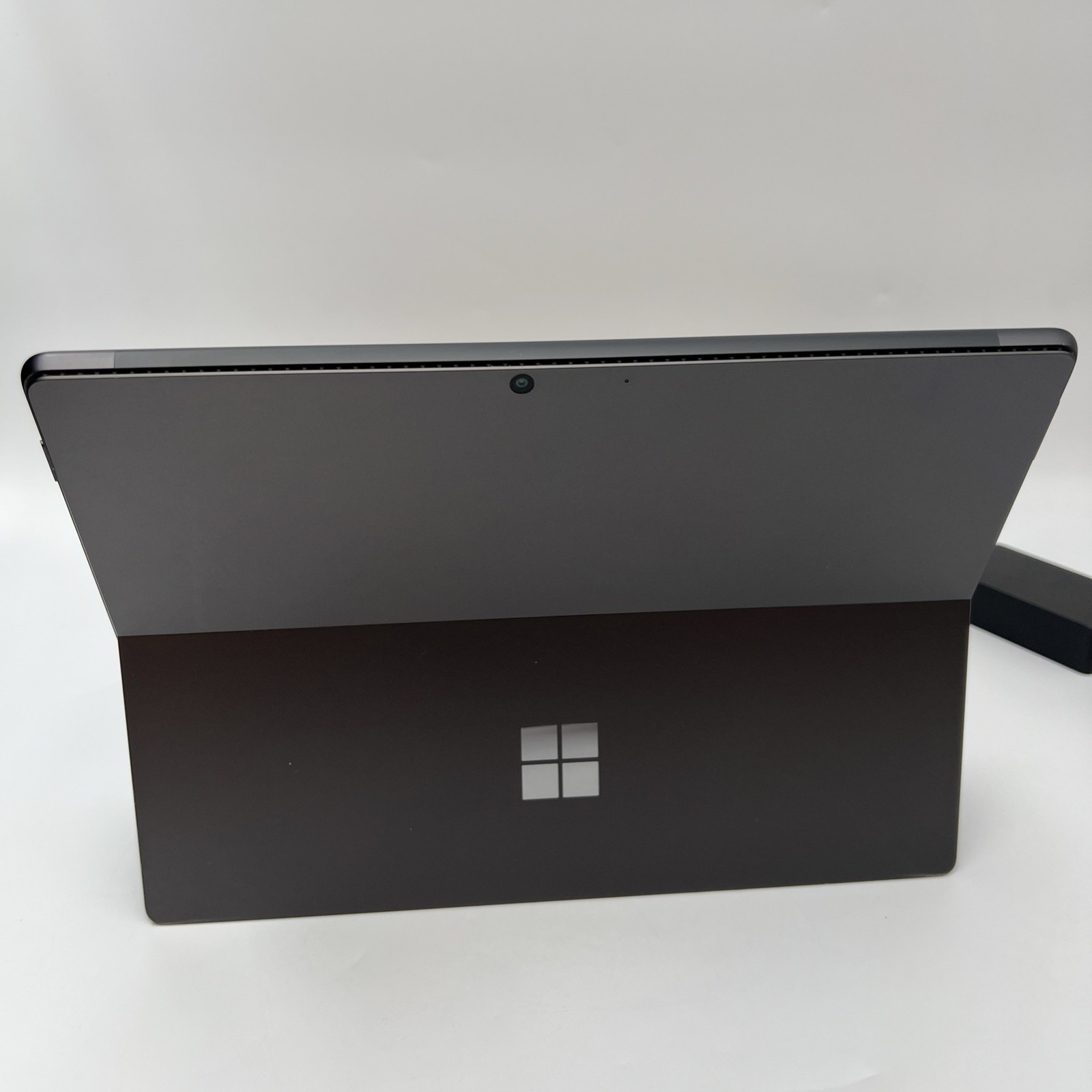 Microsoft Surface Pro 8 1982 i7-1185G7 16GB RAM 256GB SSD W11H – Red – USED