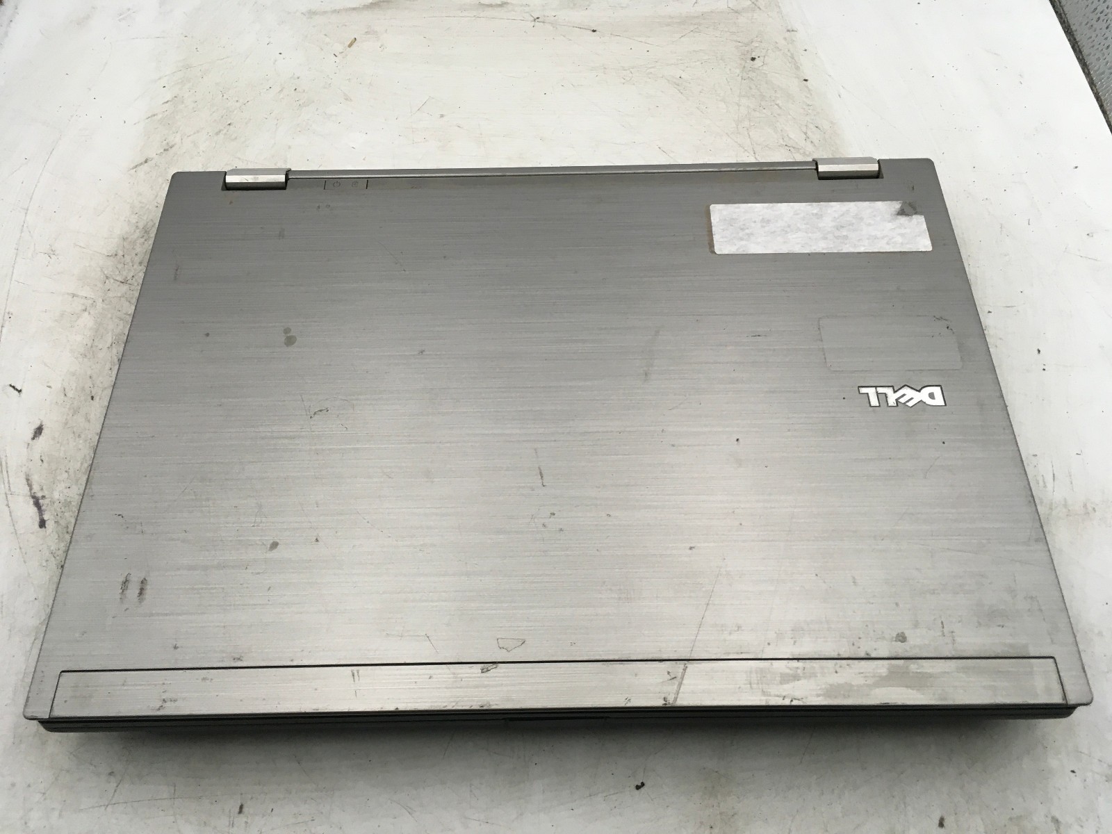 DELL LATITUDE E6410 – BOOTS TO BIOS/BAD LCD – INTEL I5 M560 – NO RAM – 14″ – BB