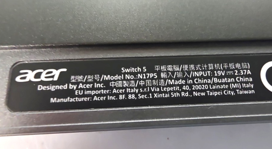 Acer Switch 5| Intel Core i3-7130U| 4GB RAM| 128GB SSD| Win 10 Pro| Keyboard