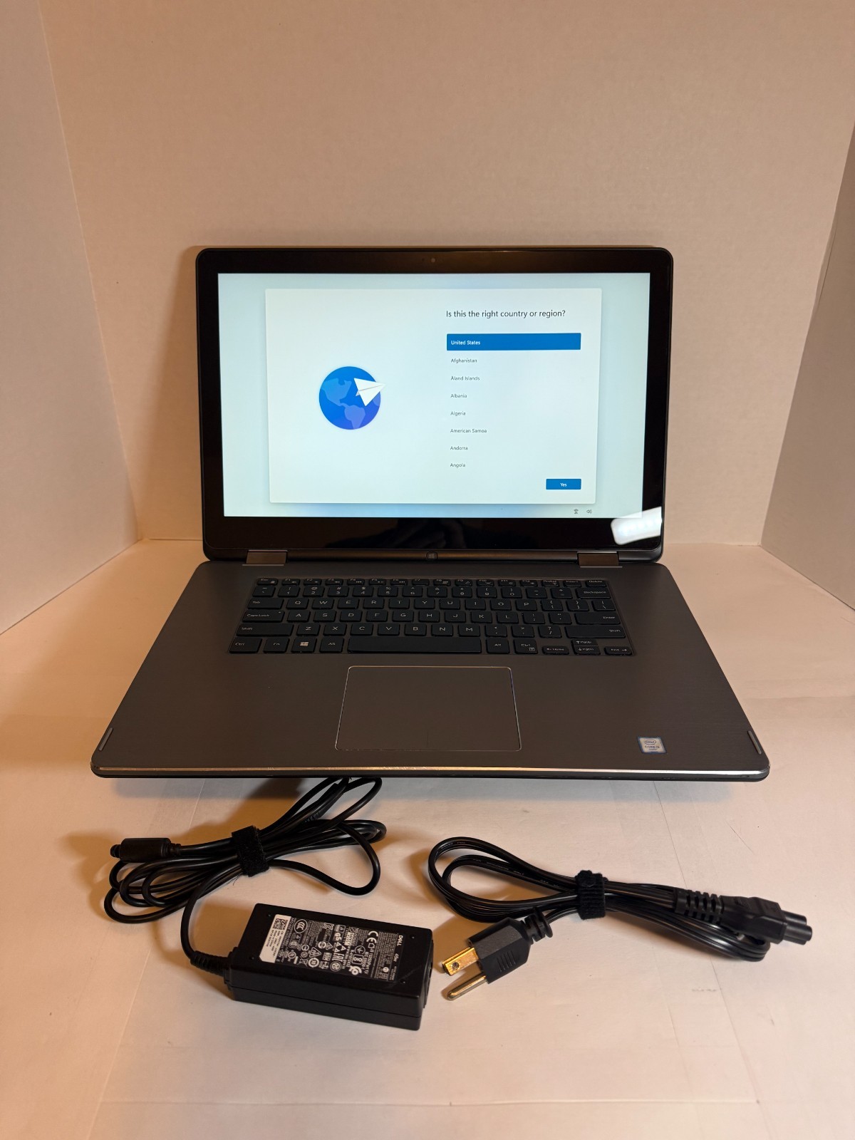 Dell Inspiron 15-7568 15.6″ 2in1 Intel i5-6200U 8GB Ram 500GB HDD Windows 11