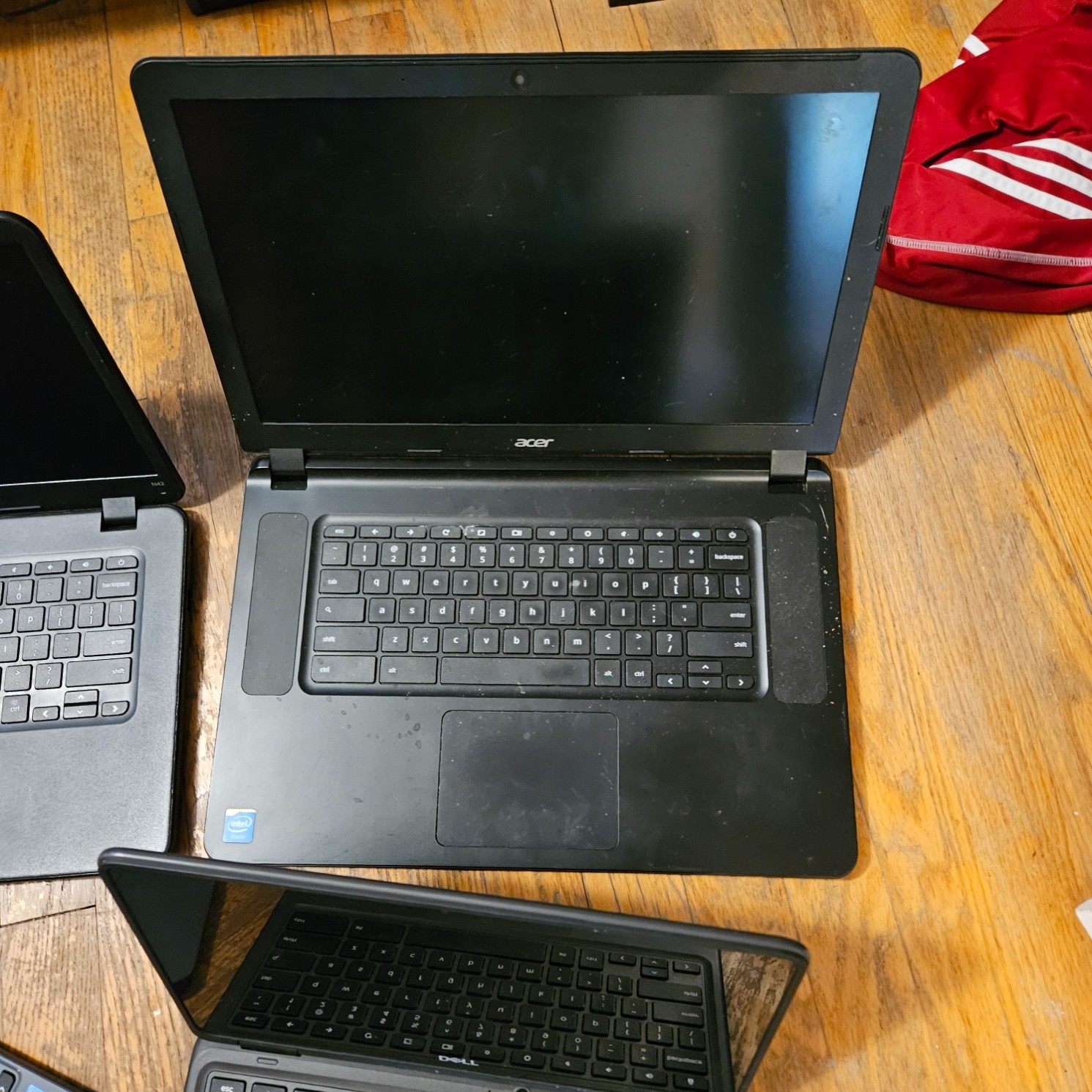 Mixed Lot 4 Chromebook Laptops Used / For parts (Description)