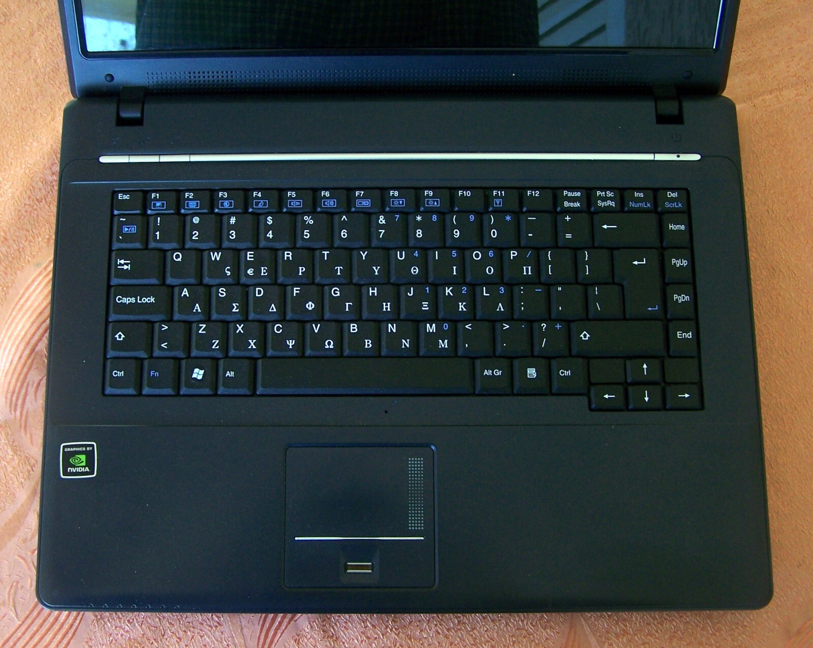 Clevo M761TU, Intel 2 Core T5800 2.00 GHz, 4GB, 250GB, HDMI, nVIDIA GeForce-ΝΟ w