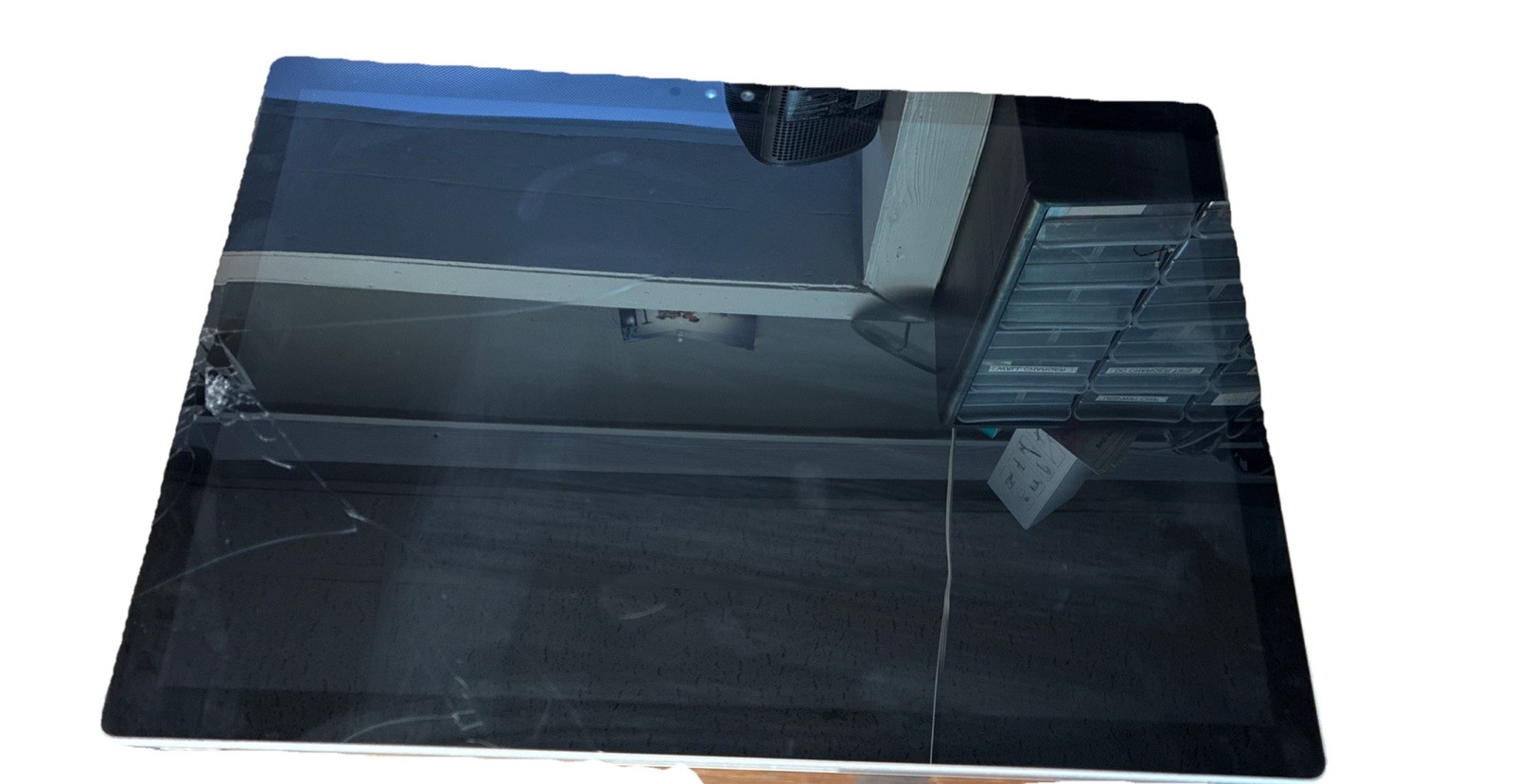 Microsoft surface book 1703 READ Cracked Screen – For Parts