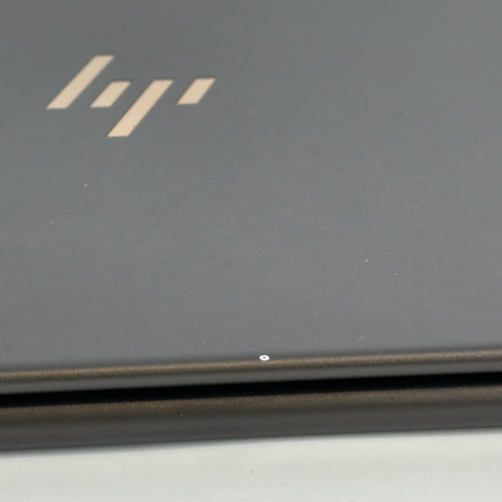 HP Spectre 13 x360 Gray 4K TOUCH i7-7500U 2.70GHz 16GB 512GB SSD Good WHITE SPOT