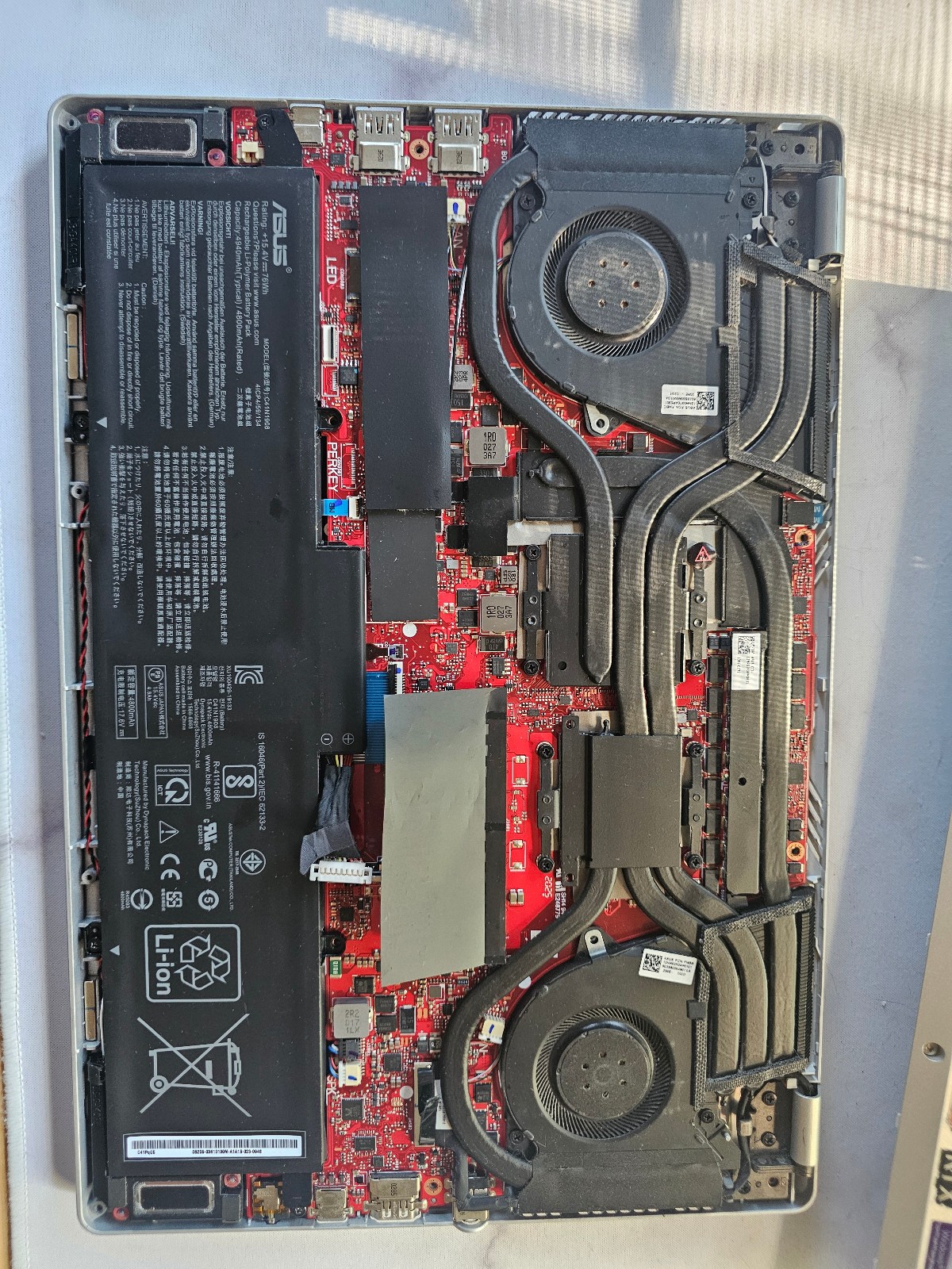 ASUS ROG Zephyrus G14 14″ (1TB, AMD Ryzen 9 4900HS, 3.0 GHz, 16GB) PARTS ONLY