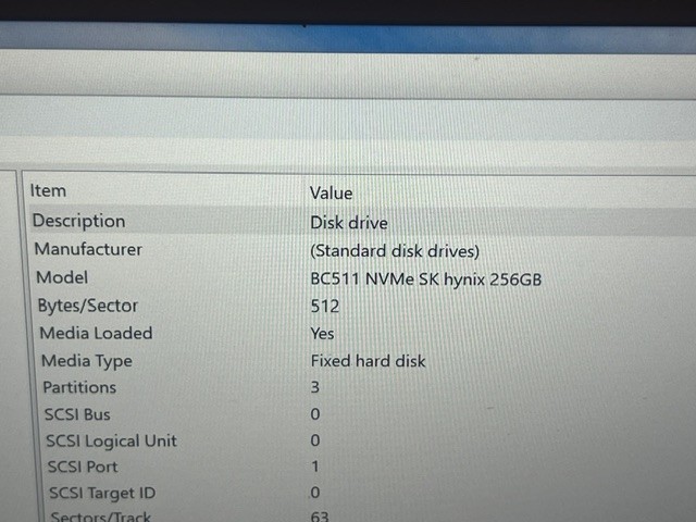 Dell Latitude 3420 (i5-1135G7, 24GB, 256GB M.2 SSD, WIN 11P, Power Supply)