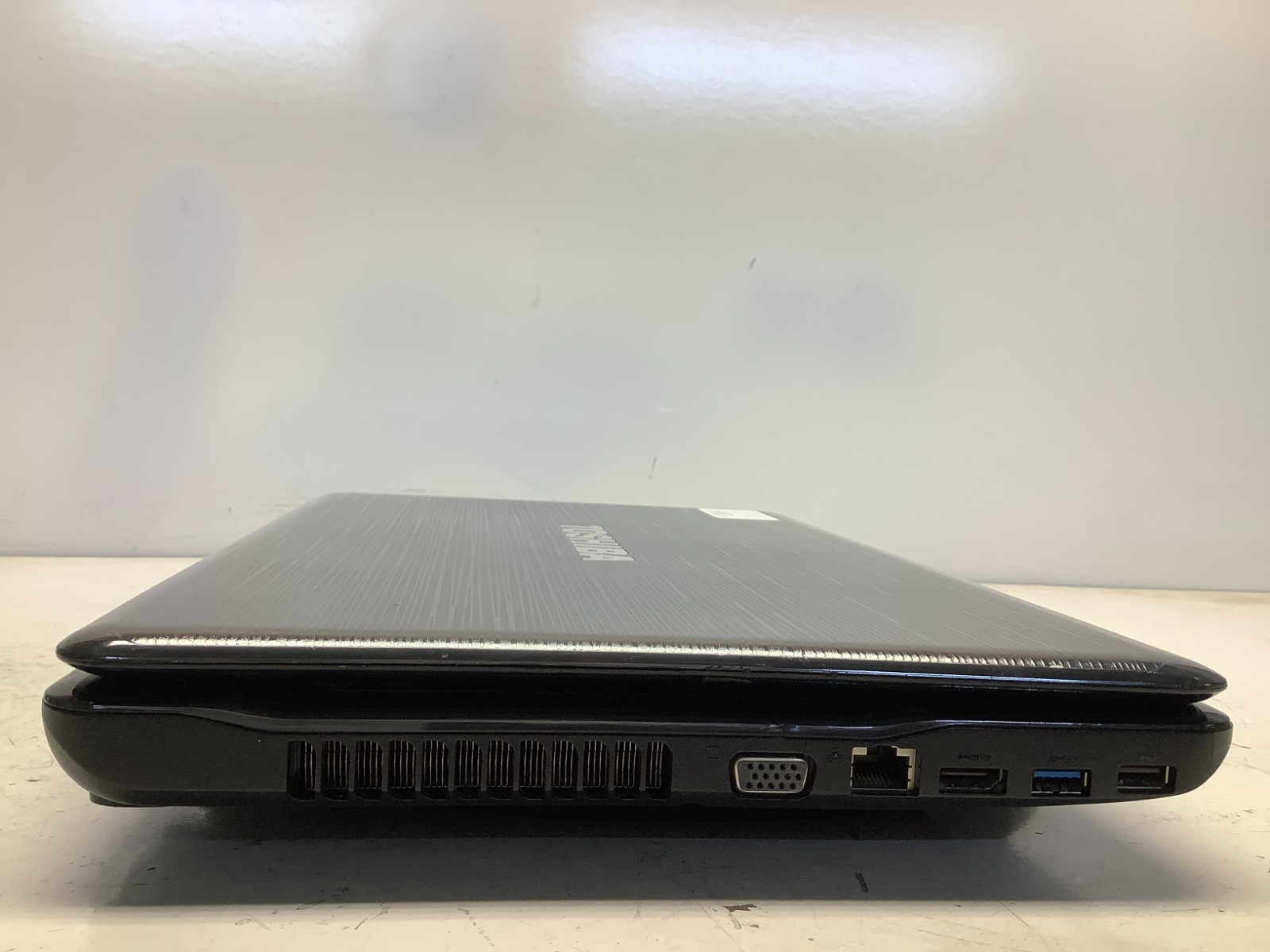 Toshiba Satellite P755-S5265 Intel i5-2410M 2.3GHz 6 GB NO HDD
