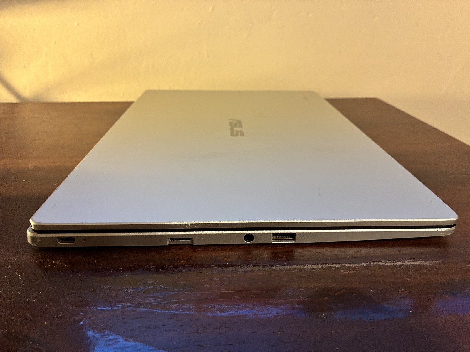 ASUS Chromebook C523NA-IH24T 15.6″ Intel Pentium N4200 4GB RAM 64GB eMMC *READ*