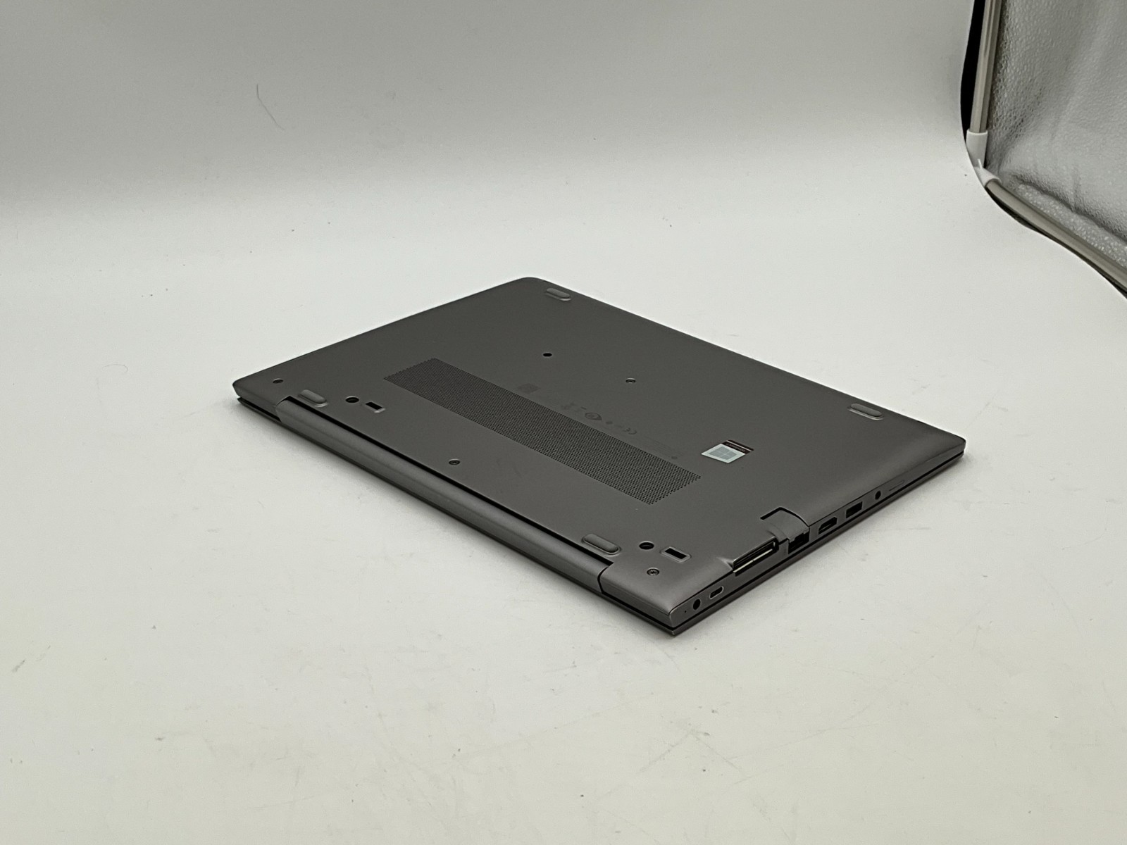 HP ZBook 14u G5 4VY18US i7-8650U 1.90G 8GB no os NVMe LAPTOP 5CG833382J