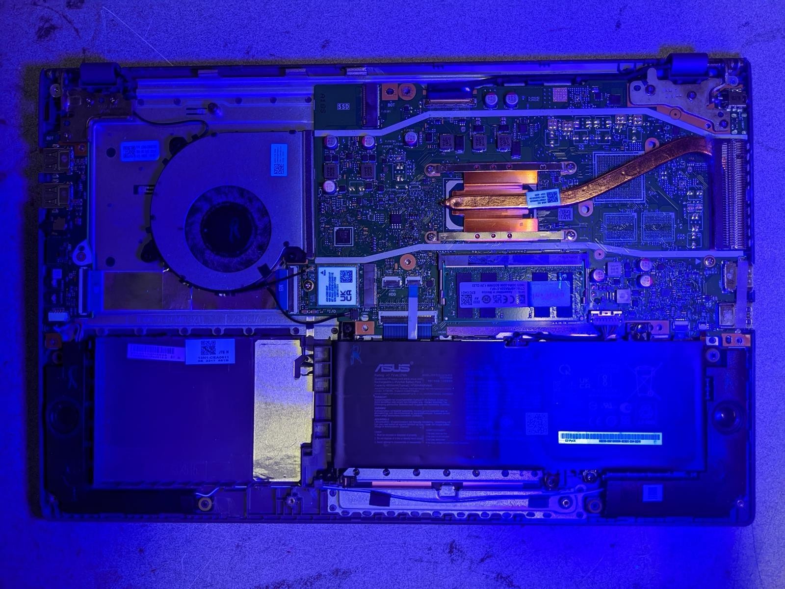 ASUS VIVOBOOK R565E i5-1135G7 @ 2.40GHz, 20GB RAM, NO HDD/OS