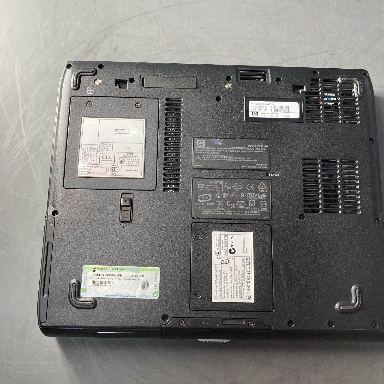 Retro Gaming-HP Pavilion Ze5700-Celeron@ 2.80GHz 500MB Ram 60GB HDD Win XP-WORKS