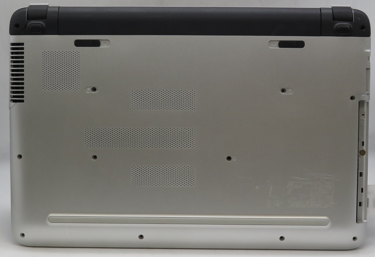HP Pavilion | 15.6″ i7-6500U @ 2.50GHz | 8GB DDR3 | No HDD/OS/AC