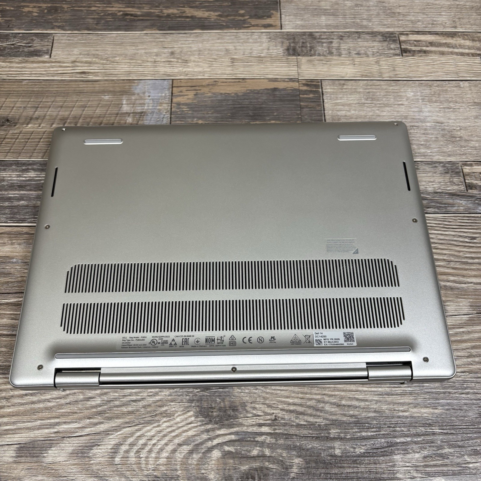 Dell 14 DC14250 14″ Core 7 150U 1.8GHz 16GB RAM 1TB SSD Open Box