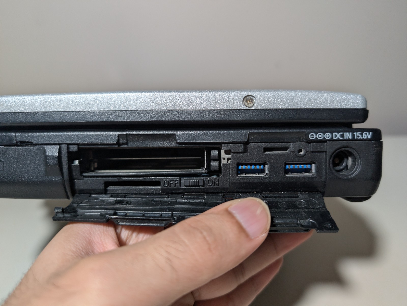PANASONIC TOUGHBOOK CF 53 | i5-4310U 16GB RAM 256GB SSD | HD Backlit DVD Stylus