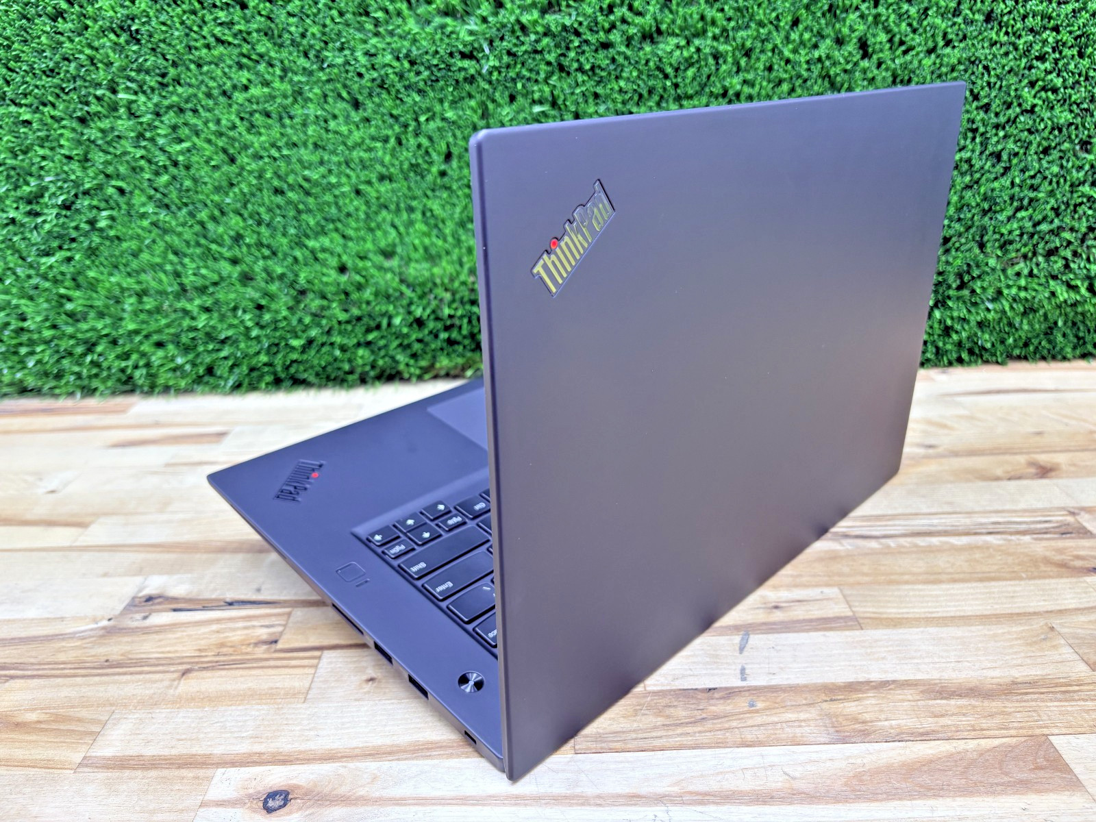 Lenovo ThinkPad P1 Intel Xeon 2.70GHz 32GB RAM 512GB SSD Nvidia Q P2000 Win11 P*