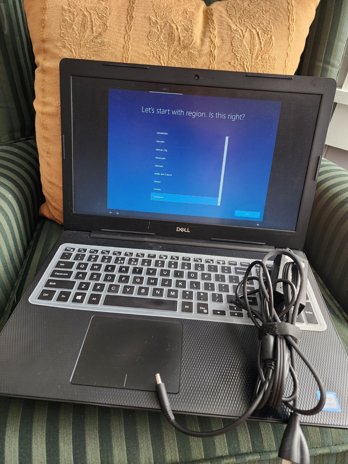 Dell Inspiron 3584 with Charger, Works Great