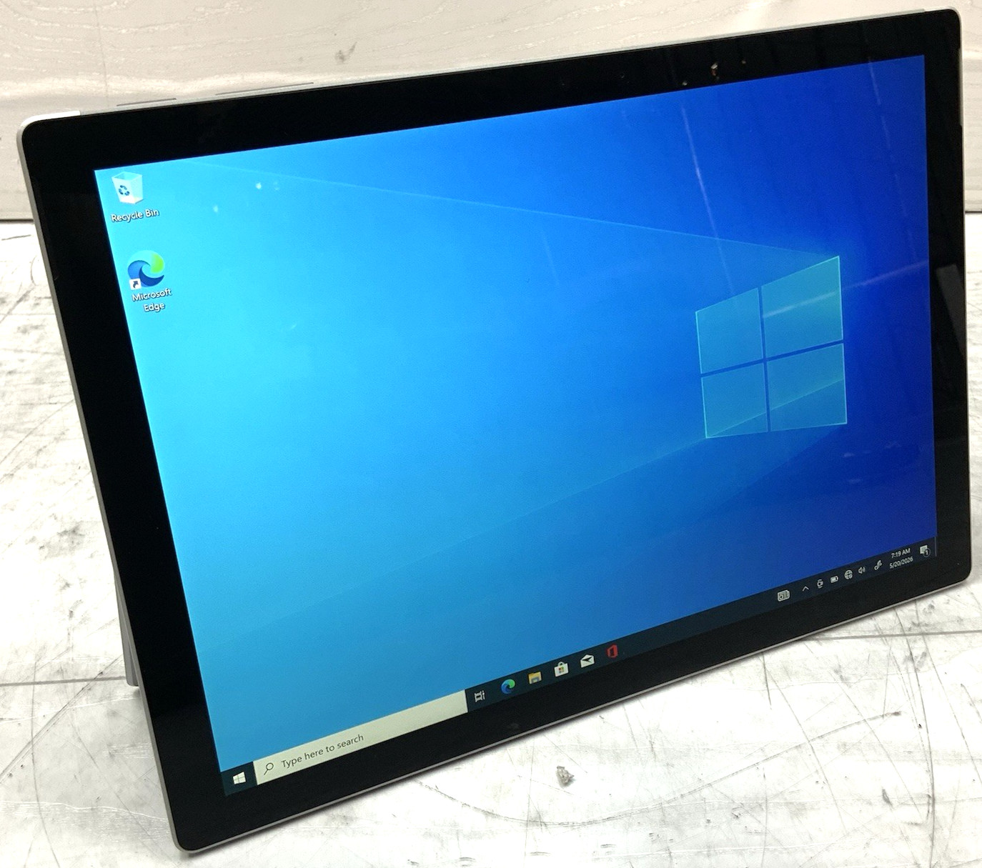 Microsoft Surface Pro 6 1796 Intel Core i5-8350U 128GB SSD 8GB DDR3 W10P