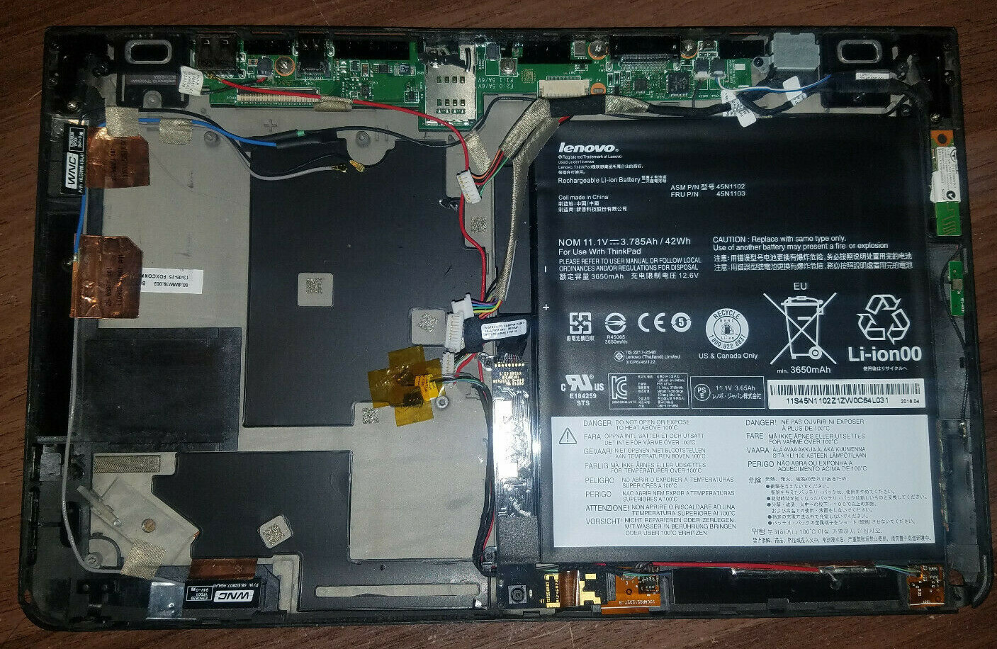 Lenovo ThinkPad Helix Gen 1 -11.6″ Ultrabook Back cover with all Accessories