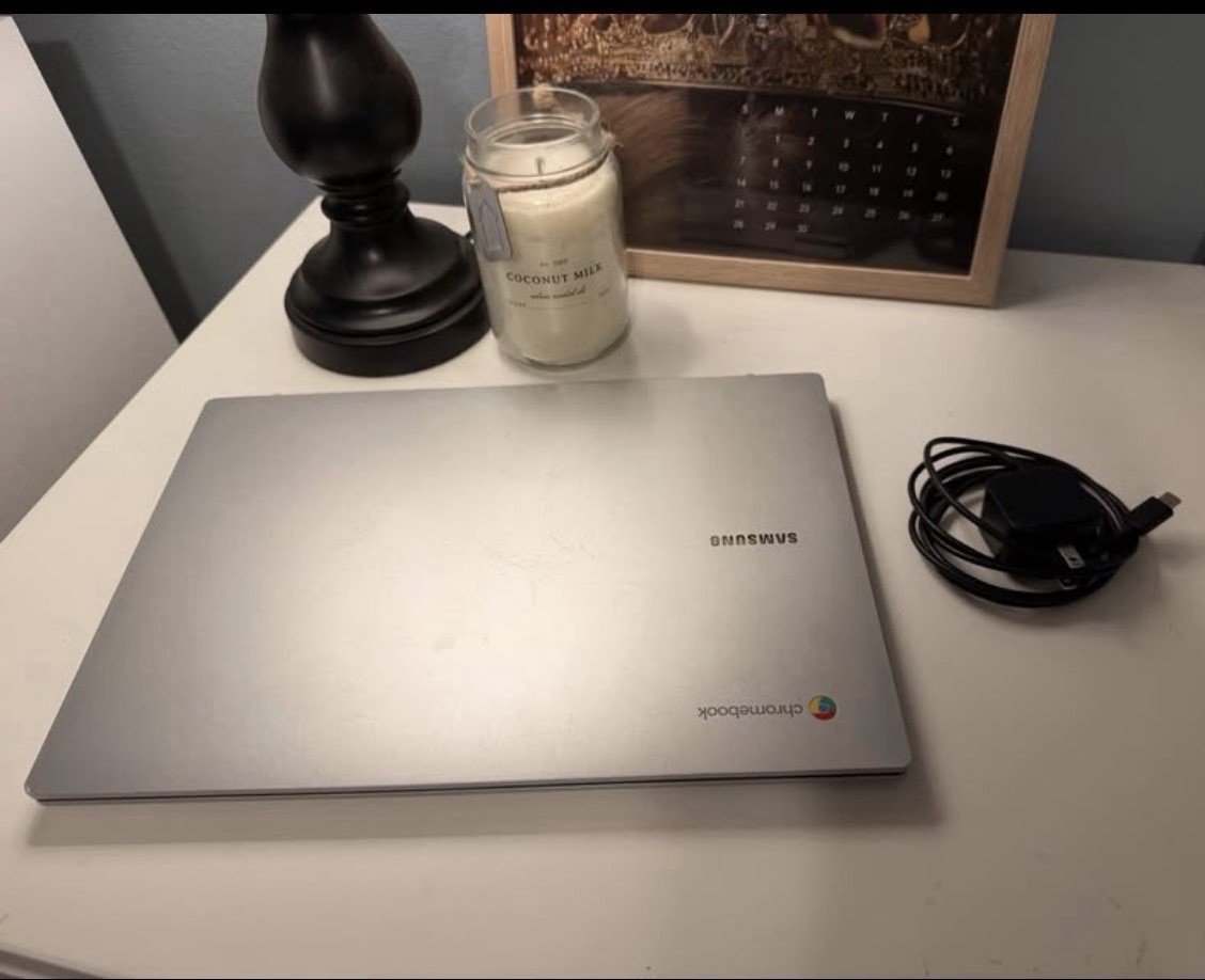 Samsung Galaxy Chromebook Go XE340XDA 14″ Celeron N4500 4GB 32GB Chrome OS