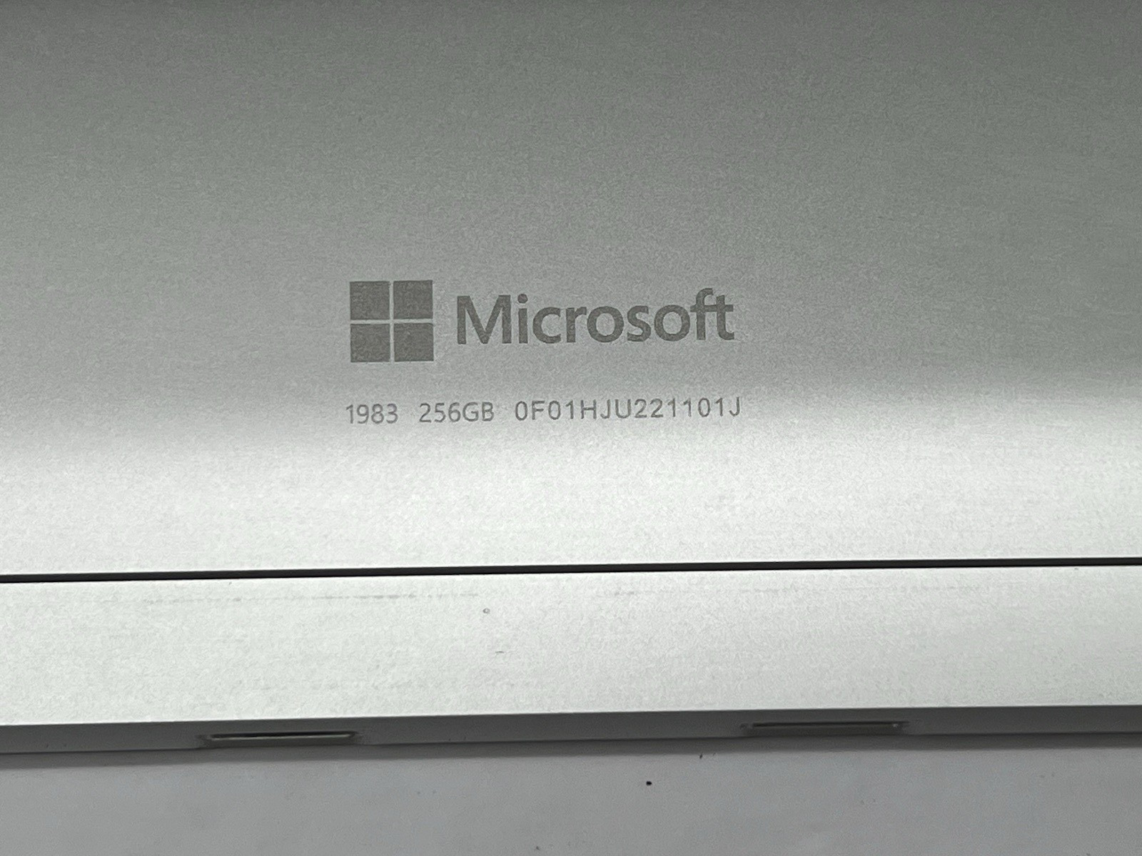 Microsoft Surface Pro 8, i5-1145G7, @ 2.60GHz, 8GB RAM, 256GB NVMe-No OS/Charger