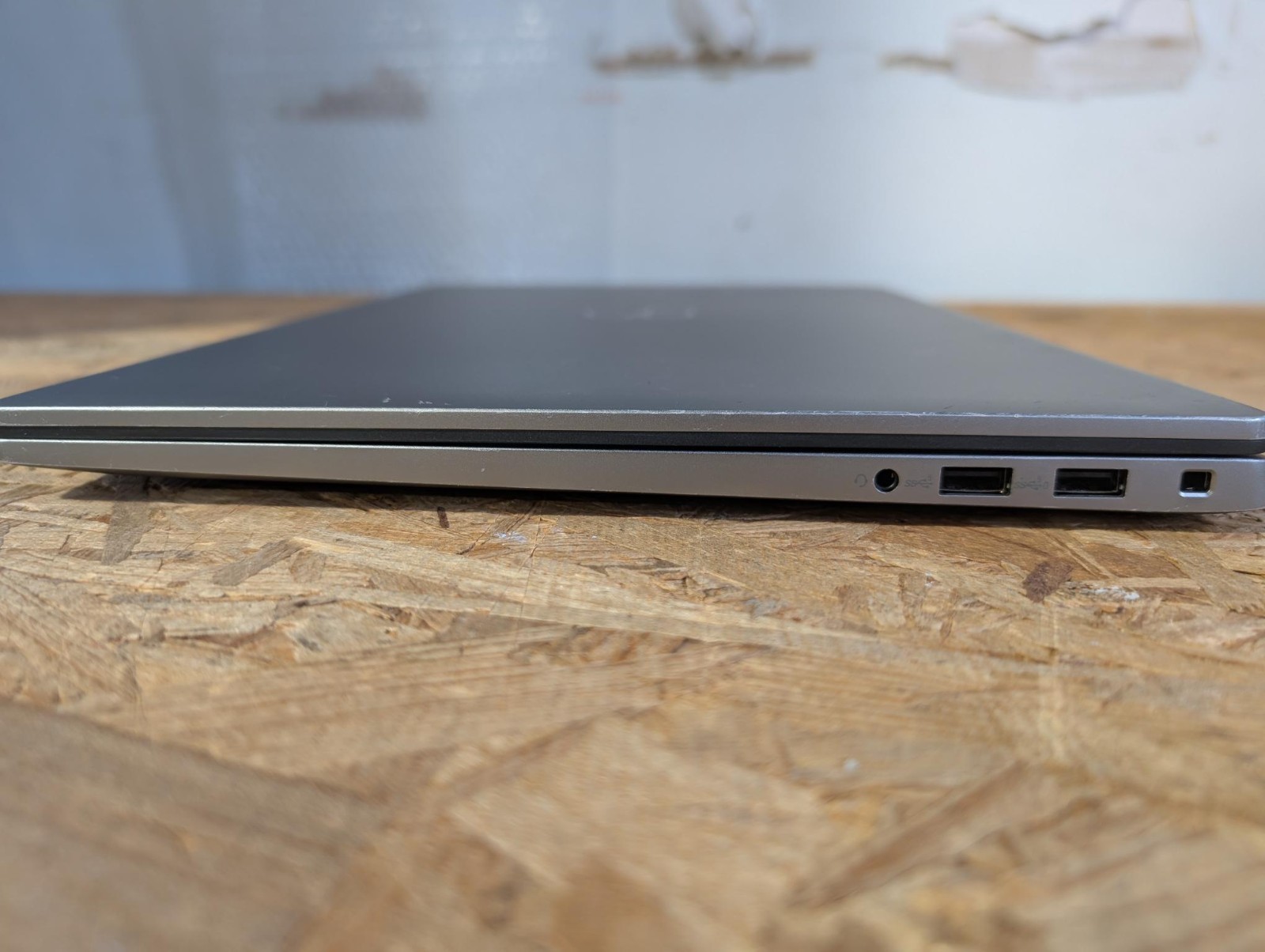 Dell Latitude 7640 | intel i5-1345u| 16GB RAM DDR5| 256GB SSD| Charger| Touch