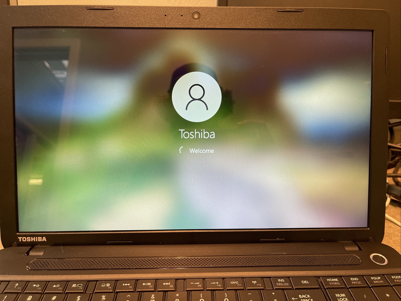 Toshiba Satellite C55D-A5304 15.6″ Laptop AMD E1-2100 4GB 500GB Win-10 DVD Cam