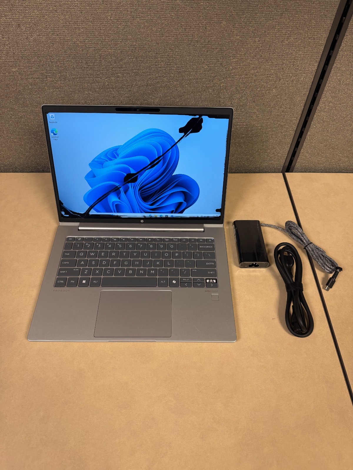 HP ProBook 440 G11 14″ Laptop Intel Ultra 7 155U 32GB 512GB SSD – Cracked LCD