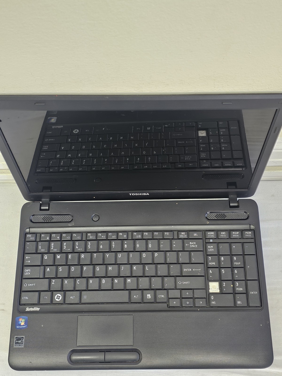 Toshiba Satellite C655D-S5133 Laptop – AMD E-240 – 2GB RAM – Parts/Repair – Read