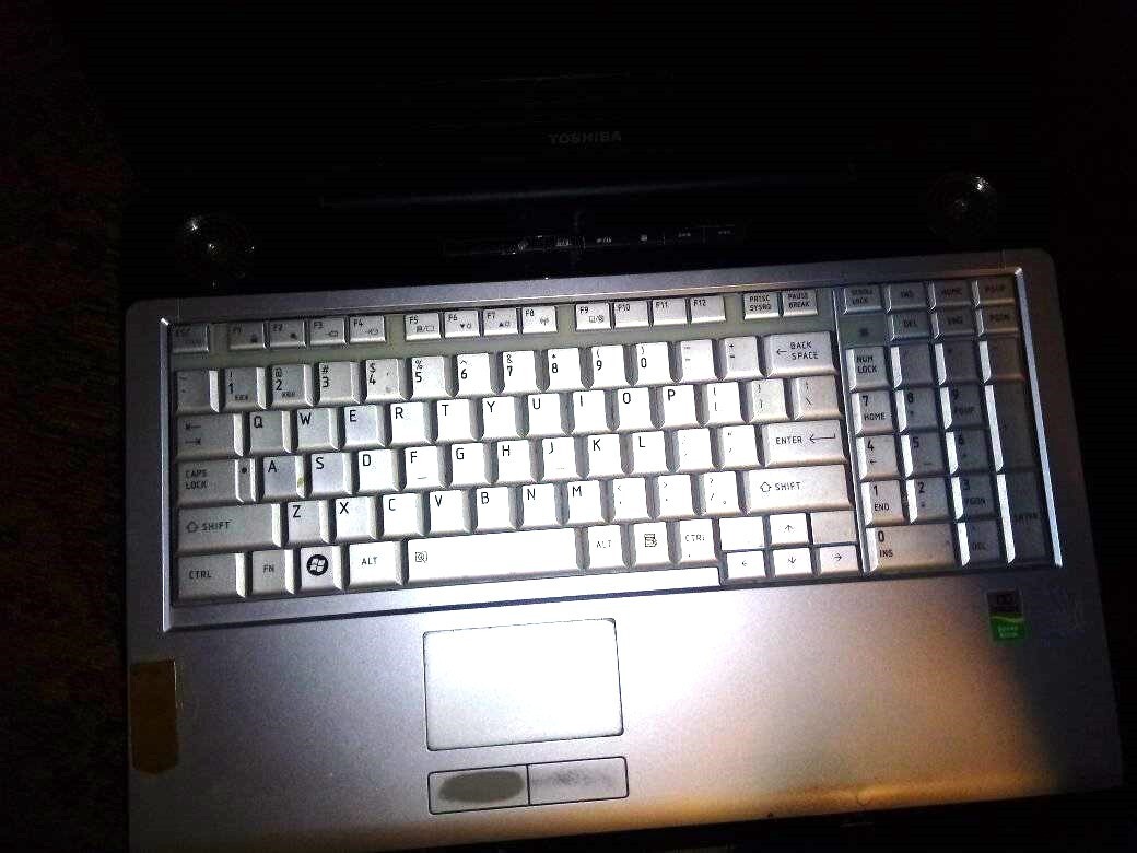 Toshiba Satellite P205D-S7802 17.3″ AMD Turion 64 X2 3 GB RAM 0 GB HDD