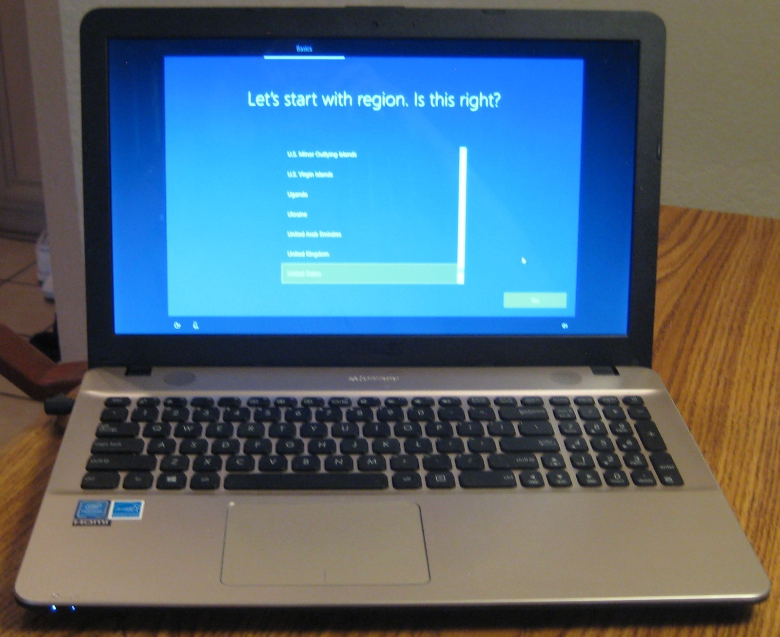 Asus Sonic Master X541N, Pentium N4200@1.1GHz, 8GB RAM, 240 GB SSD, Win 10 Home