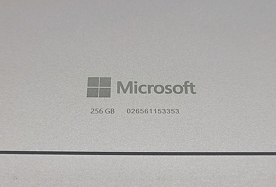 Microsoft Surface Pro 3, Intel Core i7-4650U @ 1.7GHz, 8GB RAM, 256GB SSD, W10P