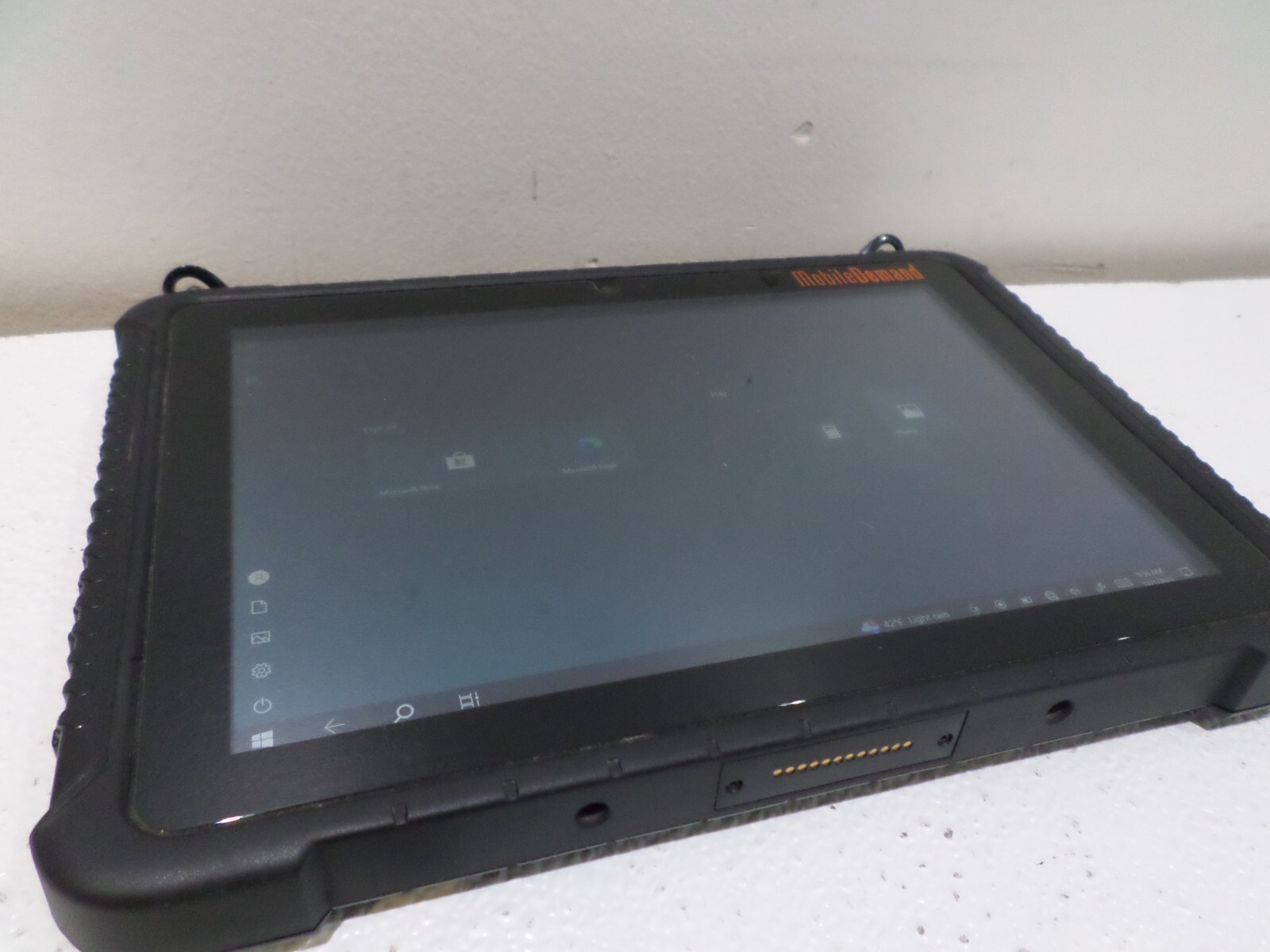 Mobile Demand xTablet T1550 – Win10, 64GB Flash, Scan, Cam, 4GB RAM