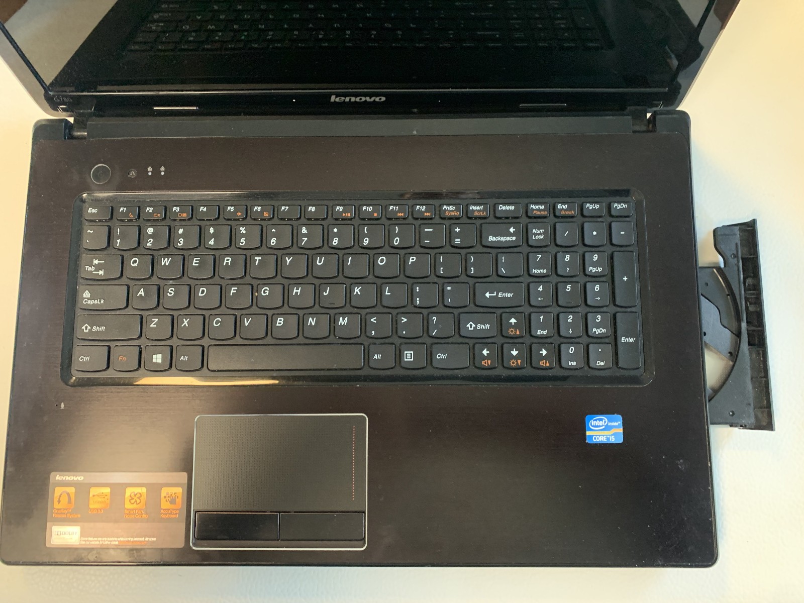 Lenovo G780 Model 20138 No Hard Drive 8 GB RAM DVD Drive 17″