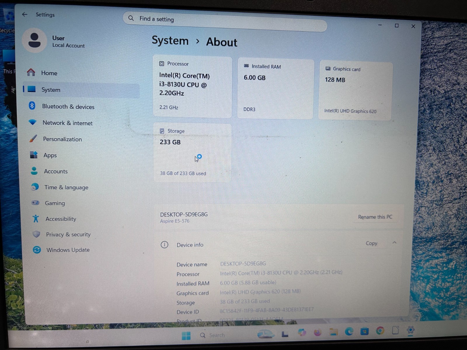 Acer Aspire E 15 E5-576-392H i3-8300U (3.4Ghz)/6Gb /250HDD/ Win11 home/ PSU