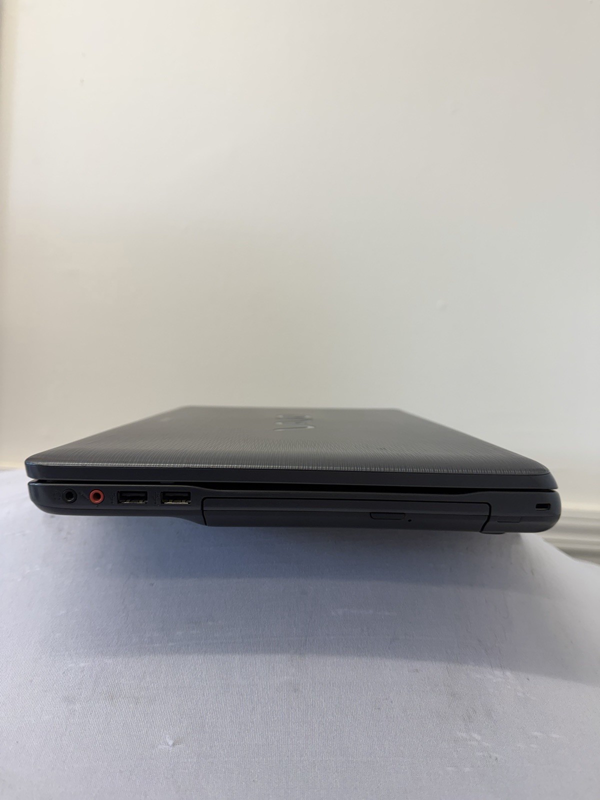 Sony Vaio PCG-7184L Laptop – Good Screen – Intel Pentium T4300 – Read Des