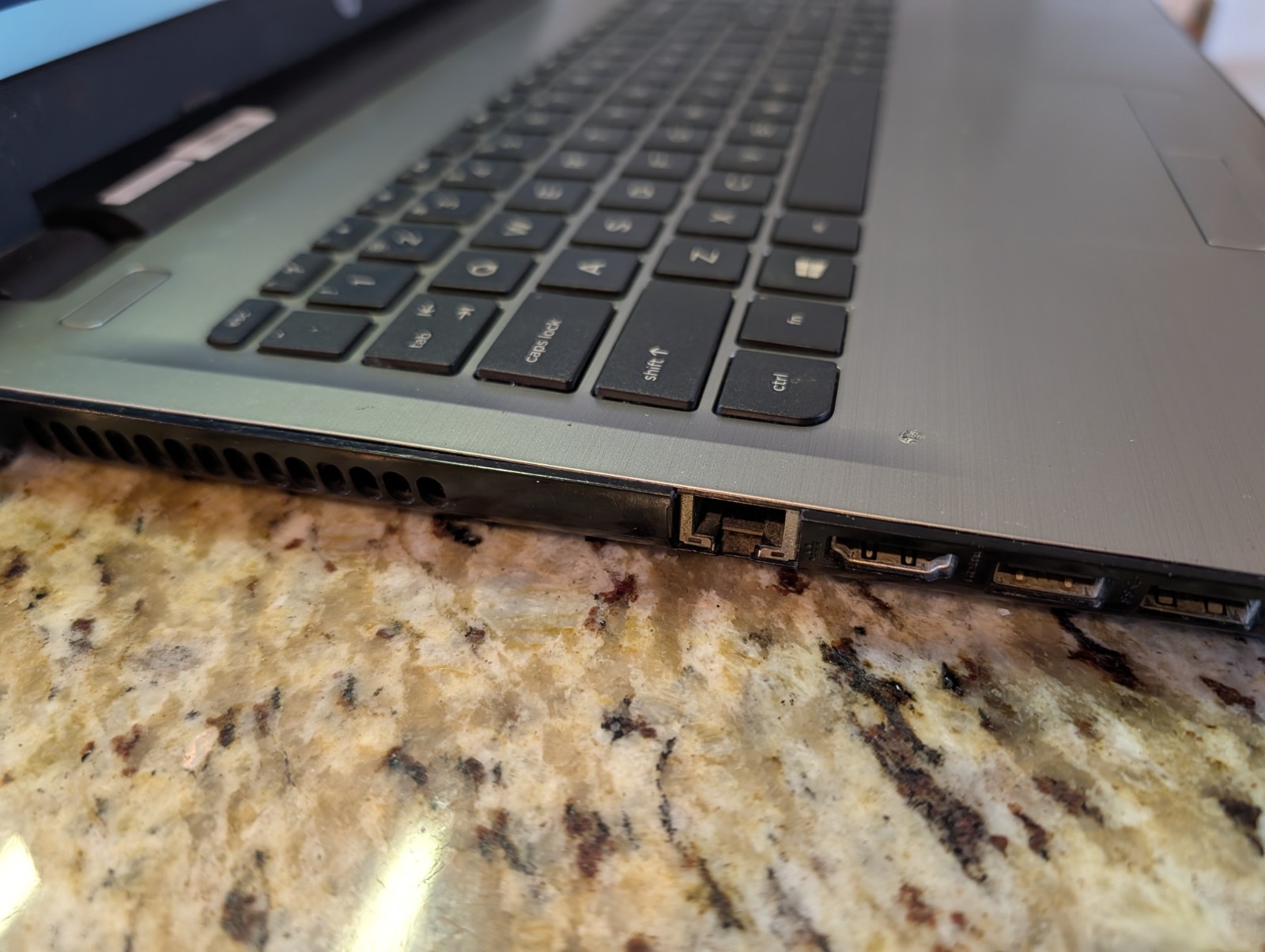 HP 15-ay503tx I5-6200U 2.3GHZ 250GB SSD 8GB RAM | WIN11 | Radeon R5 M330 2GB
